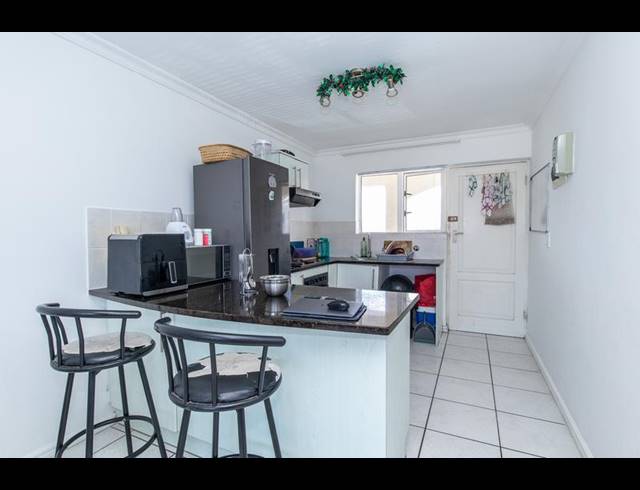 3 BEDROOM APARTMENT FOR SALE IN MUIZENBERG